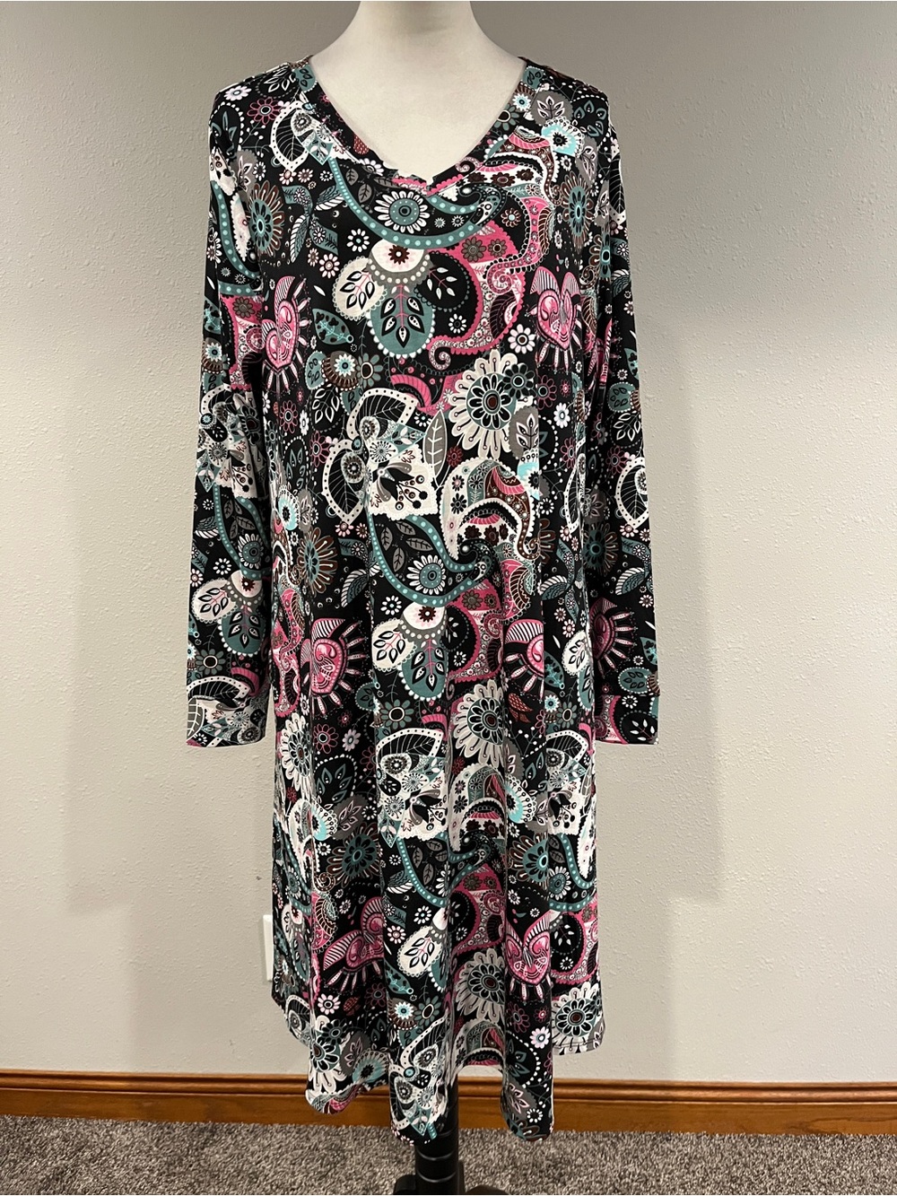 LuLaRoe Long-Sleeve V-Neck Paisley Print plus size casual midi dress size XL